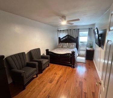 Canarsie Apartment | Cozy Canarsie Getaway Brooklyn NY