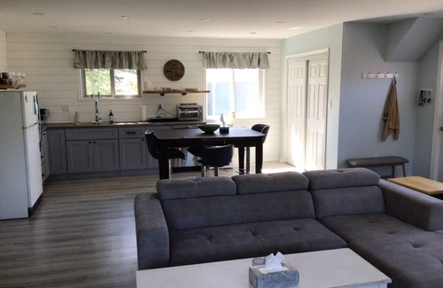 British Columbia Interior Apartment | Cozy carriage house apartment with gorgeous Mount Ida views.