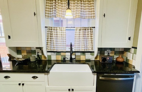 Pueblo House | Cozy Casa - Downtown by Beautiful Park & Riverwalk