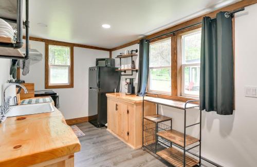 East Durham House | Cozy Catskills Cabin - 12 Mi to Windham Mountain!