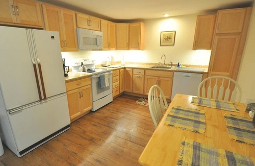 Rockport Apartment | Cozy, Centrally Located Apartment in Rockport, Maine