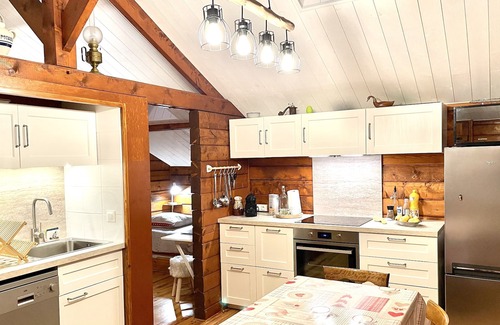 Saint-Crepin Ski Chalet | Cozy chalet and its 1000 m2 garden