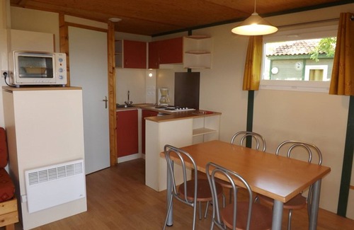 Maurs Cottage | Cozy Chalet with Heated Pool, Terrace, Near Maurs - Sleeps 4