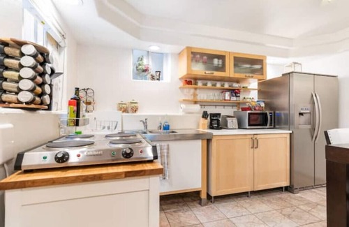 Belmont Heights House | Cozy & charming place, walk to beach, shops & dine