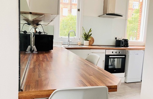 Turnham Green Apartment | COZY Chiswick Apartment - Great Location.