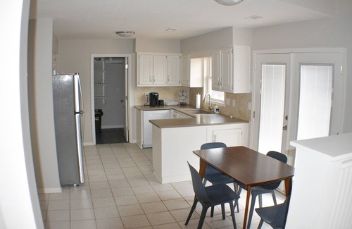 Olathe House | Cozy, Clean, Comfortable Home for Large Families