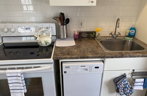 Burlington House | Cozy, Clean Downtown Burlington Stunner!