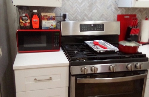 Canarsie House | Cozy clean quiet livingroom for three in brilliant brooklyn NY with WiFi, AC