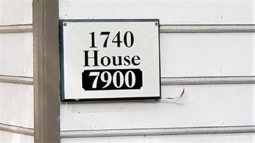 Hayes House | Cozy Colonial 1740 Cottage