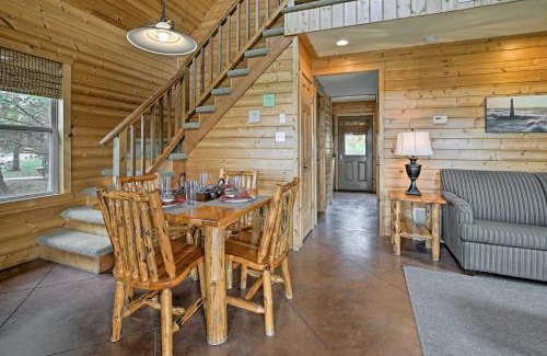 Columbia House | Cozy Columbia Cabin with Shared Lake Dock!