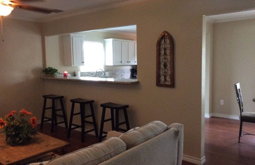 Central City House | COZY, COMFY, CUTIE! Book NOW for Fall! 2BD, 1.5 Bath, Free WIFI