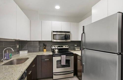 East Hyde Park Apartment | Cozy & Comfy Studio Apt in Chicago - Del Prado 418