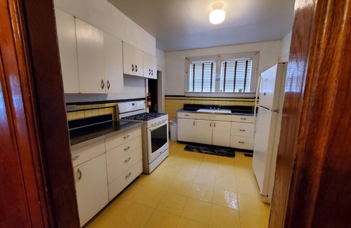 Quick House | Cozy & Convenient - 20 Minutes to Charleston WV