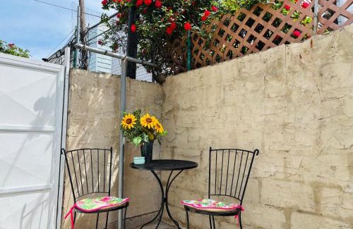 South Philadelphia House | Cozy Corner Home Stay