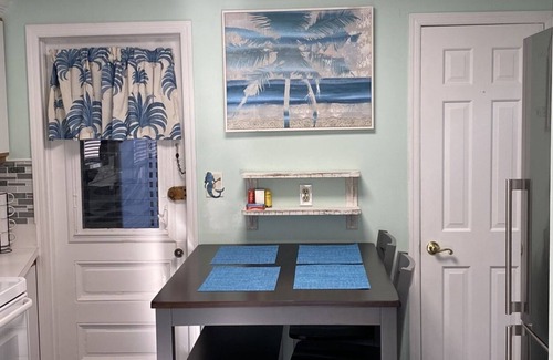 Ocean Grove Cottage | Cozy Cottage 3 blocks to Town 7 to Beach 4 Blocks to Asbury