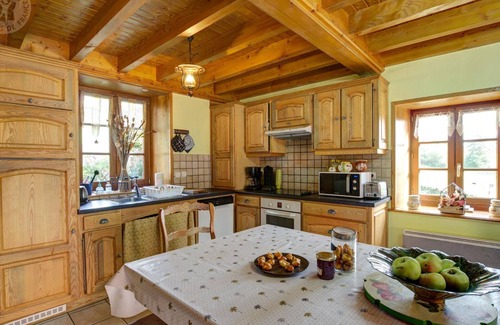 Perigneux Cottage | Cozy cottage 3 br, garden, pets allowed, garage, wifi