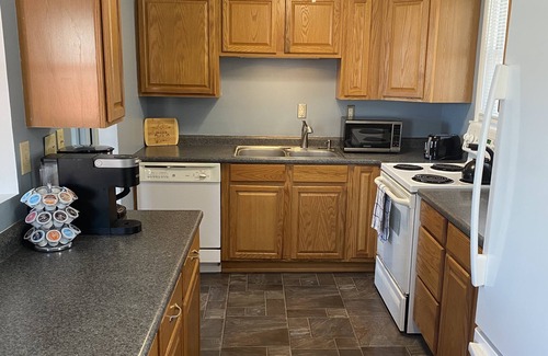 Treasure Lake House | Cozy Cottage 500 Yards to Main Beach