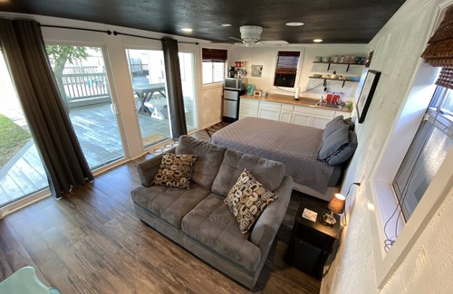Bay Area House | Cozy Cottage at Waverly House