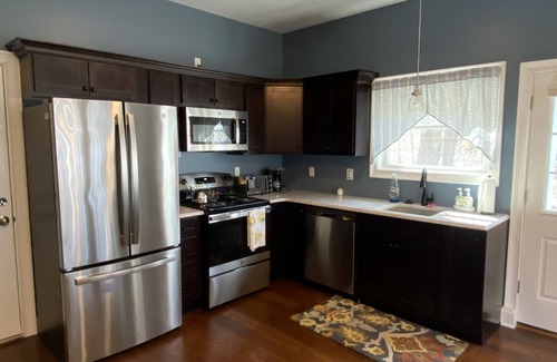 Mariaville Cottage | Cozy cottage-breathtaking sunsets. Lake front. Close to casino & racetrack.