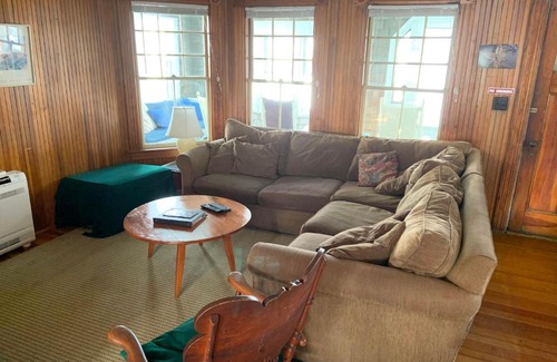 York Beach House | Cozy Cottage by the Sea
