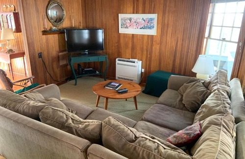 York Beach House | Cozy Cottage by the Sea