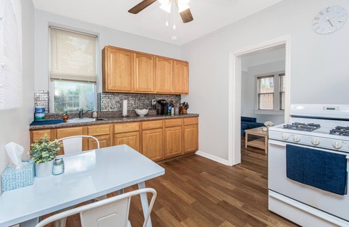 Southeast Yonkers Cottage | Cozy cottage close to NYC