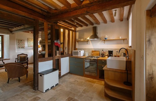Courtomer Cottage | Cozy cottage for two on the prestigious Courtomer Estate — pets welcome!