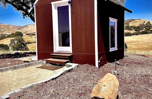 Hollister Cottage | Cozy cottage in charming Paicines with WiFi