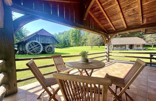 Sentjernej Cottage | Cozy cottage in countryside near lake and lots of nature