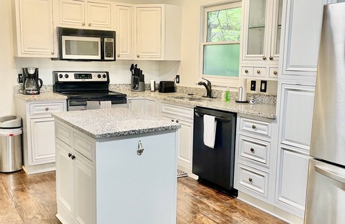 Huntsville Cottage | Cozy Cottage 🏡in Five Points. 4 min from Downtown/15 min from the airport ✈️.