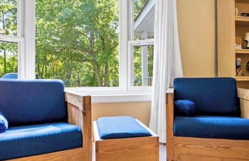 Millboro House | Cozy Cottage in the Woods-Firepit-BBQ-Games-Smores