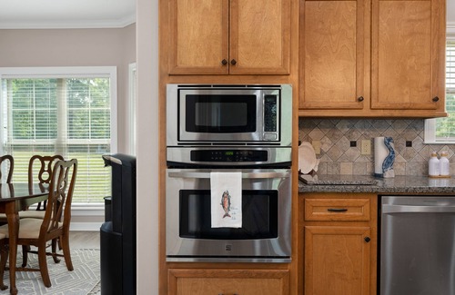 Negreet House | Cozy Cottage, Lakeview, Firepit, and Fishing @ Jolie Vue