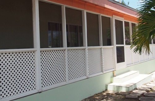 Seven Mile Beach Cottage | Cozy Cottage on Cemetery Beach-away from the crowds-Amazing beach & snorkeling!
