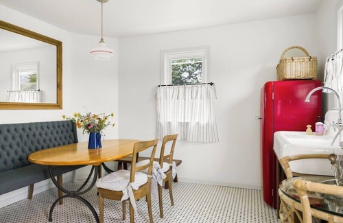 Washington Cottage | Cozy cottage on Sprawling 55 Acre Horse Farm
