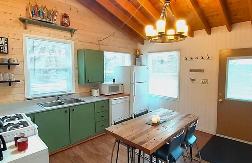 Terra Nova Cottage | Cozy cottage, private 1-acre lot, lakefront, less than 1 hour from St. John's.