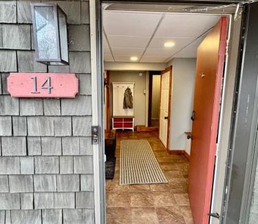 Lake Harmony Estates House | Cozy Cottage, Private Lake Access, Fires and Fun!