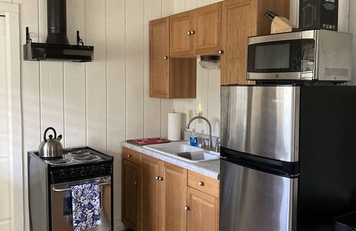 Mansfield Cottage | Cozy Cottage w/wood stove, firepit, pond & hiking trails near Snow Trails