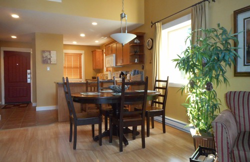 Regional District of Nanaimo Cottage | Cozy Cottage with deck & BBQ, short walk Rathtrevor Beach.