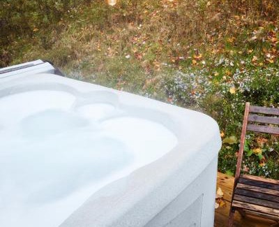 Livingston Manor House | Cozy Cottage with Jacuzzi and Fire Pit and Reading Nook!