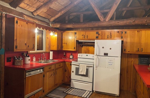 Shinglehouse Cabin | Cozy Country Cabin