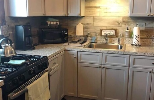 Middle Hope Apartment | Cozy country efficiency in the Hudson Valley
