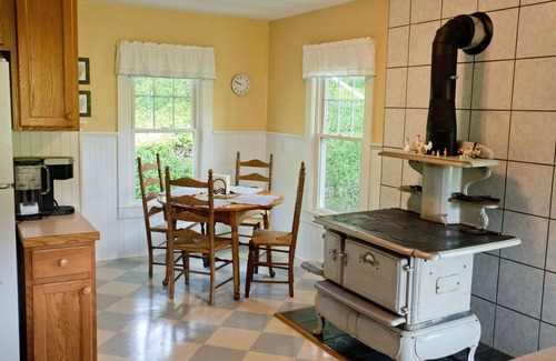 Hobart House | Cozy Country Farmhouse Along the Catskill Scenic Trail