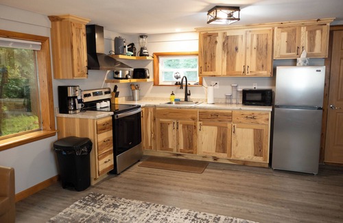 Montgomery Cabin | Cozy Couples Cabin