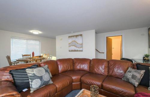 Vancouver House | Cozy Couve Apartment Close To Everything!