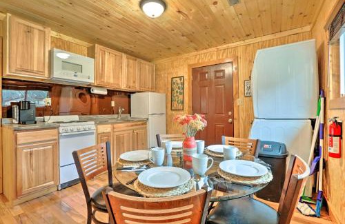 Beattyville House | Cozy Creekside Cabin about 24 Mi to Red River!