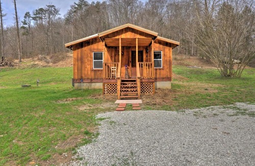 Beattyville House | Cozy Creekside Cabin about 24 Mi to Red River!