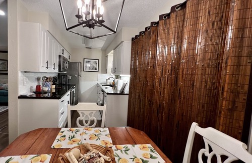 Town Of Blake House | Cozy Daybreak Home in Daytona Beach - Near it all!