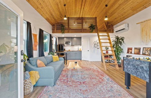 Garfield House | Cozy Downtown Bungalow Retreat with Sauna, Wifi, & Games!