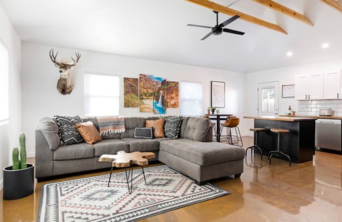 Chandler House | Cozy downtown Chandler Home w/a touch of AZ Southwest vibes