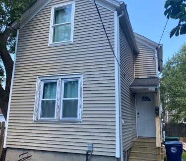 Niagara Falls House | Cozy Entire 2 Bedroom Home Close to River (USA)